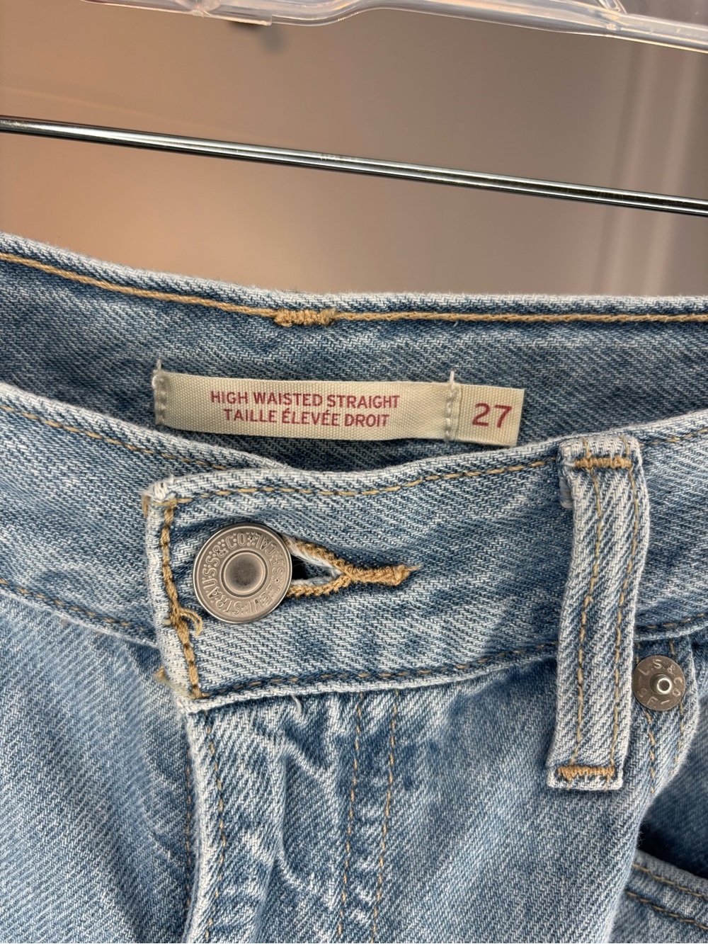 Levis High Waisted Straight leg in light - med blue wash 27/31 - Picture 5 of 7
